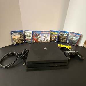 Sony PlayStation CUH-7015B 4 Pro 1TB Console Bundle. Working - READ DESCRIPTION